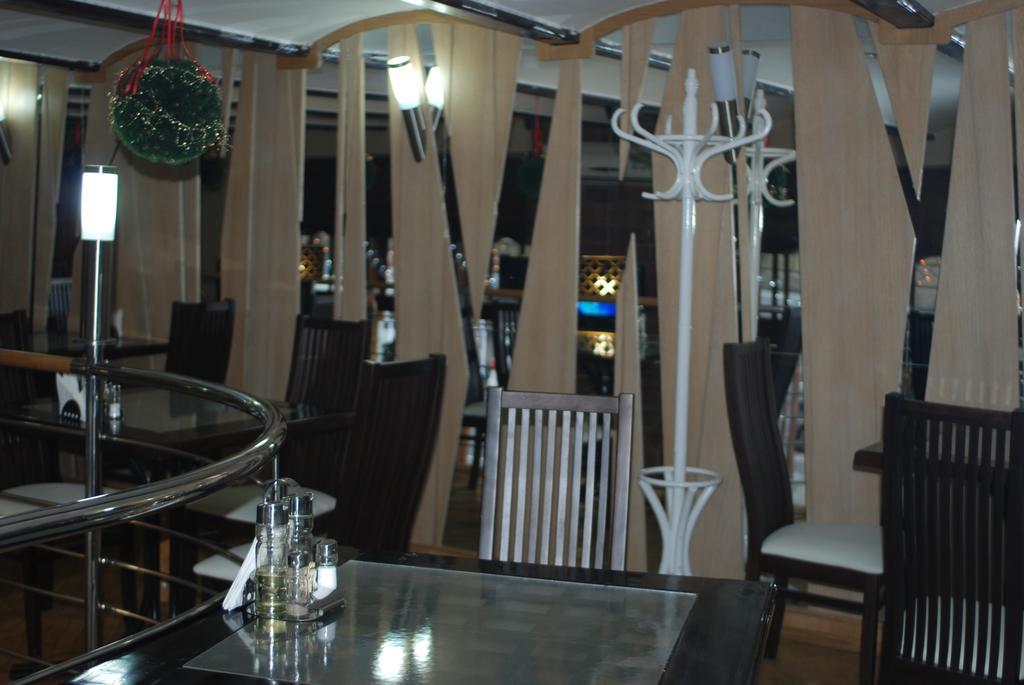 Apartment Roman Lwów Zewnętrze zdjęcie